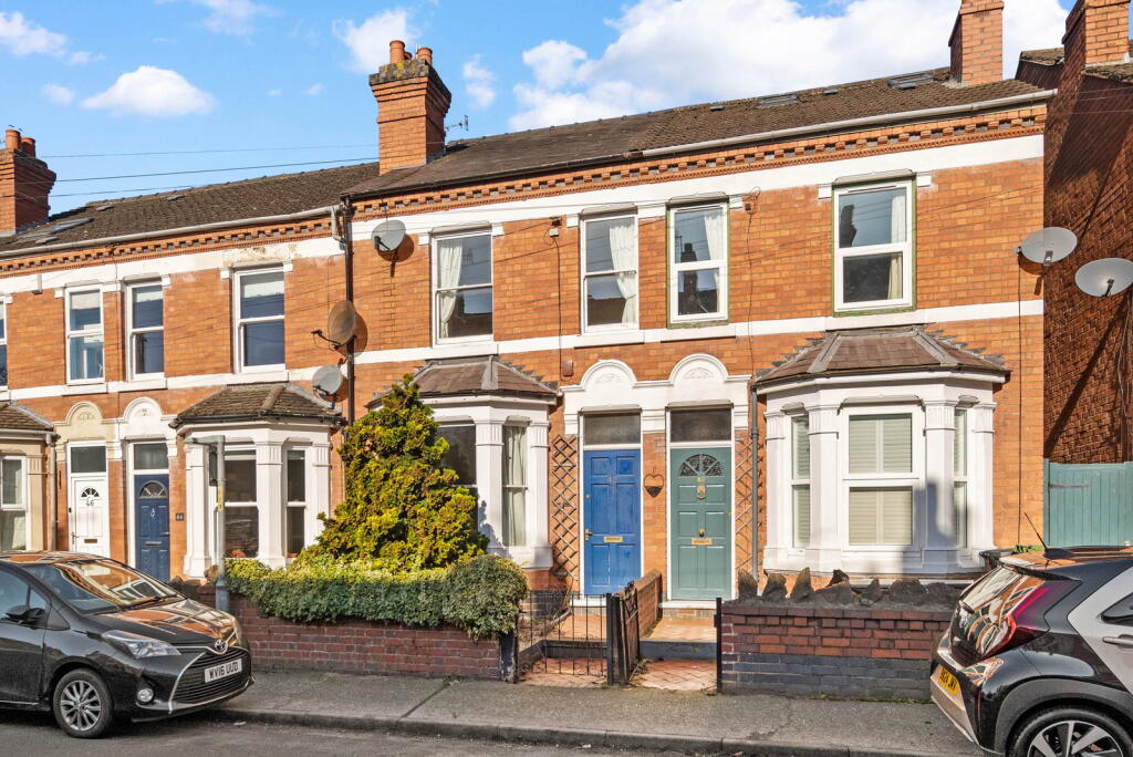 Main image of property: 42 Sebright Avenue, Battenhall, Worcester. WR5 2HH