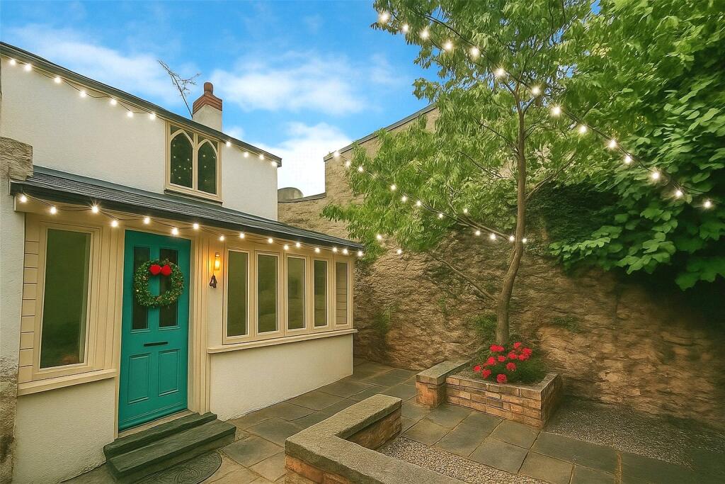 Main image of property: Daimonds Lane, Teignmouth, Devon