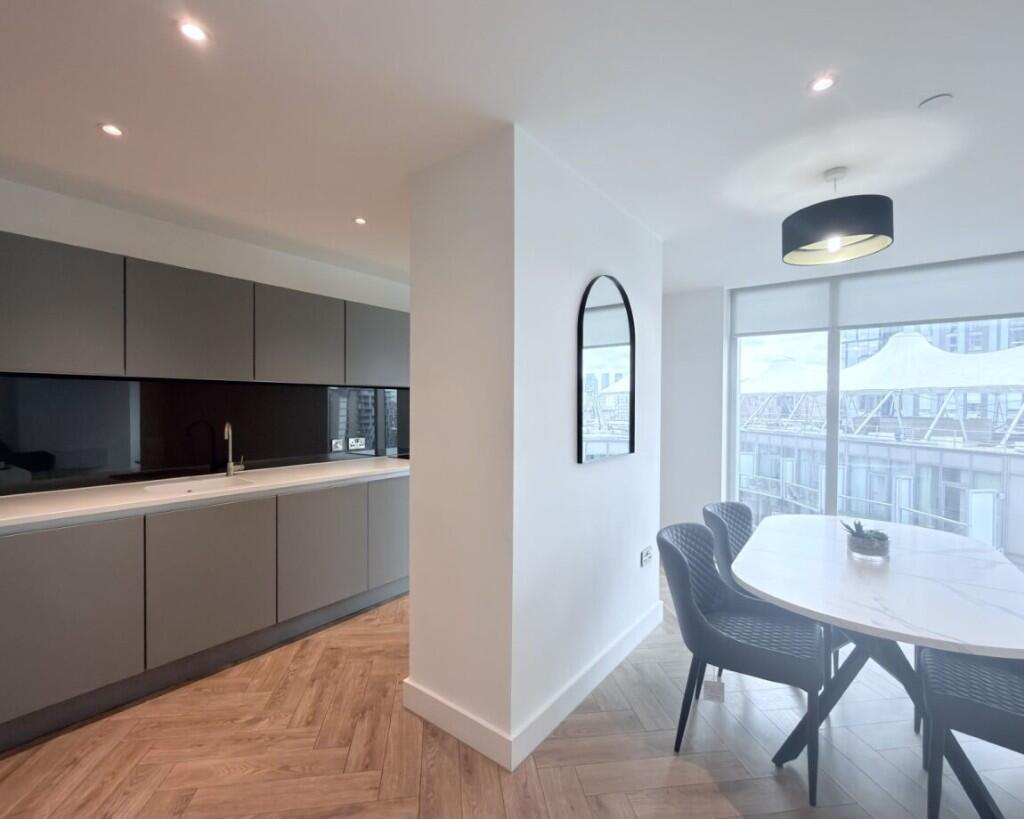 Main image of property: Anaconda cut, 100 Greengate, M3 