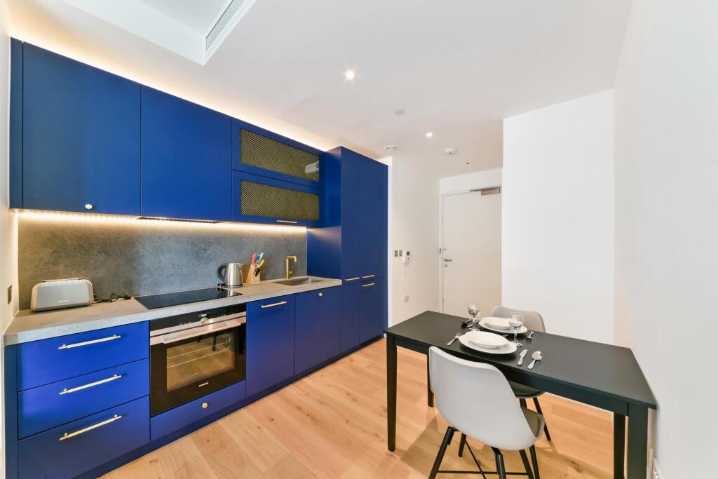 Apartment in London - View 5