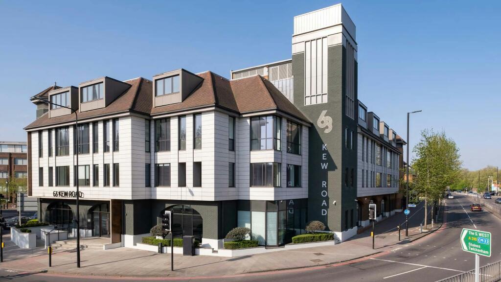 63 Kew Road external shot.jpeg
