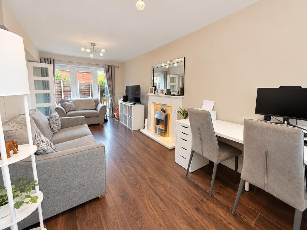 House in Lincoln, Lincolnshire - More