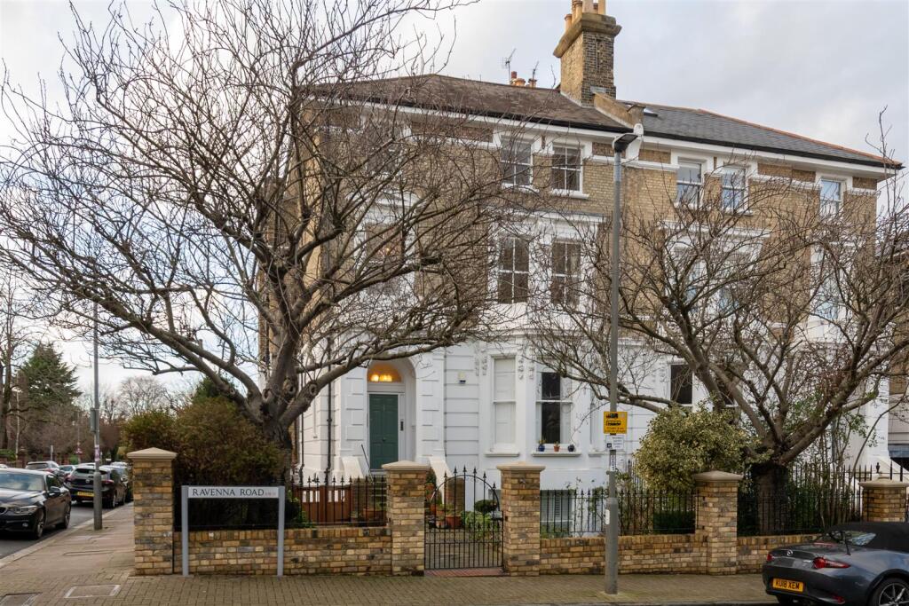 Main image of property: Ravenna Road, Putney