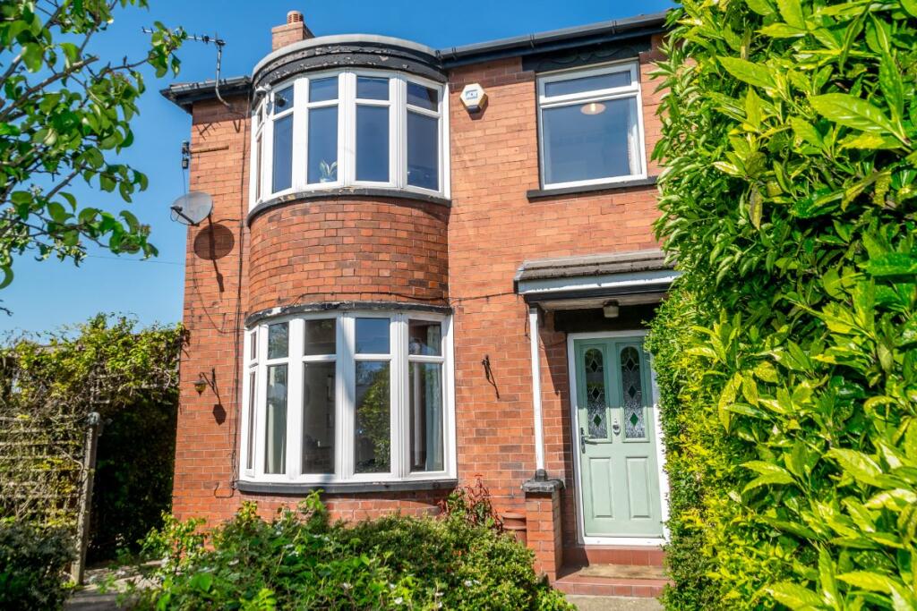Main image of property: Dewsbury Road, Leeds