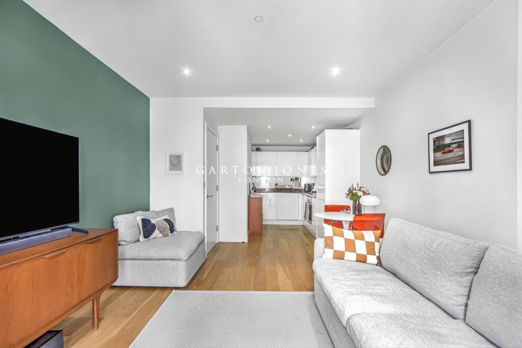 Apartment in London - More