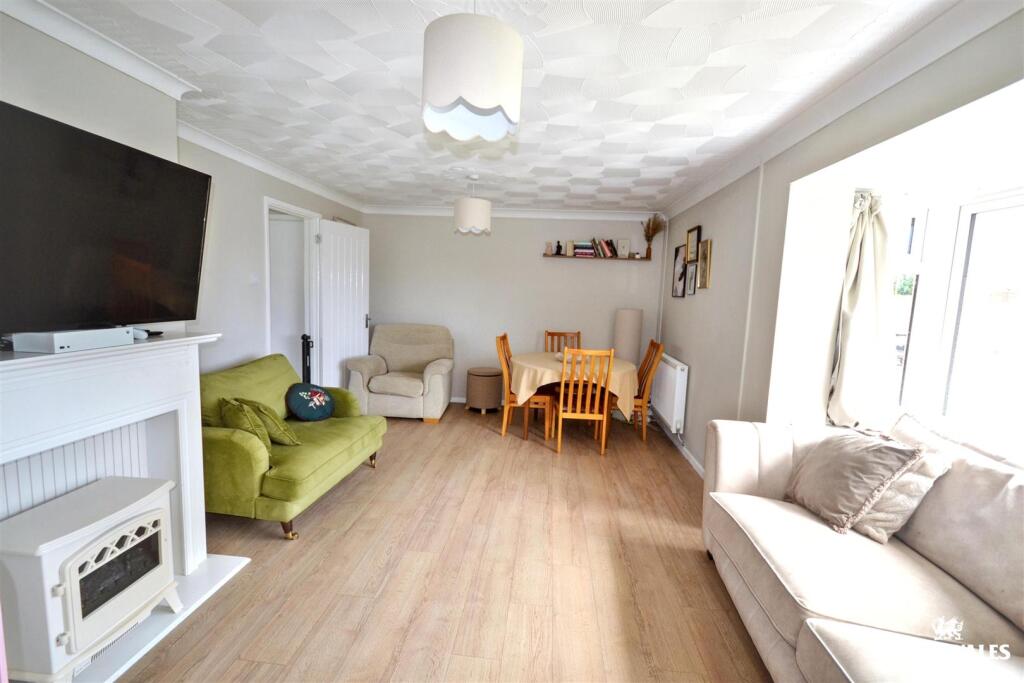 House in Milford Haven, Steynton - View 2