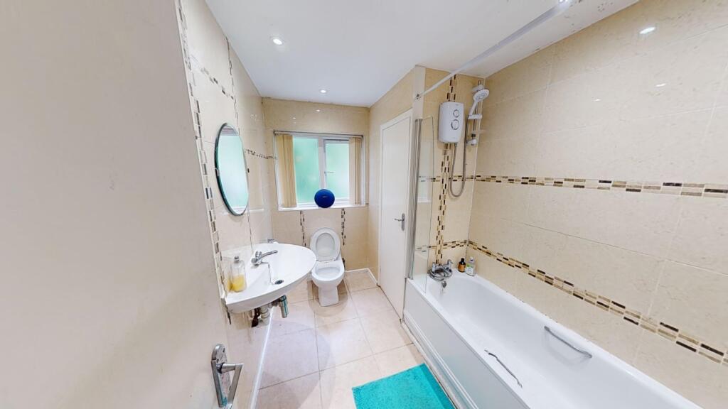 House in Nottingham - View 4