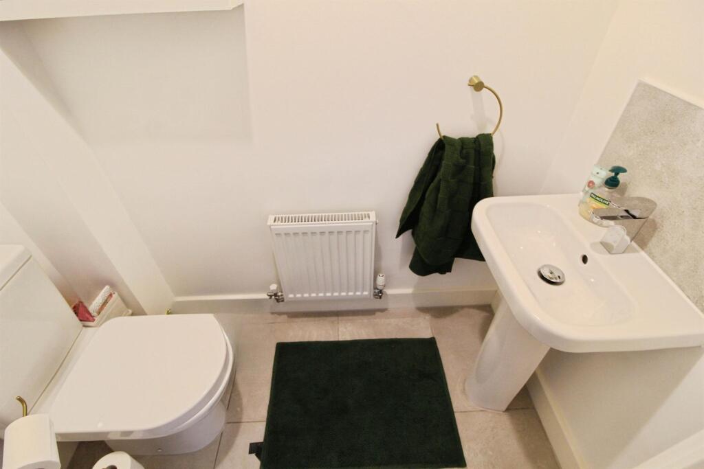 House in Wakefield, West Yorkshire - View 5