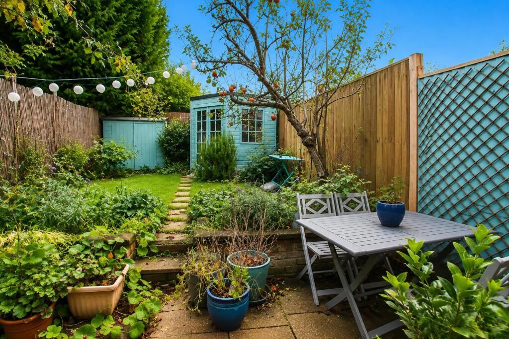 House in Sutton - View 4