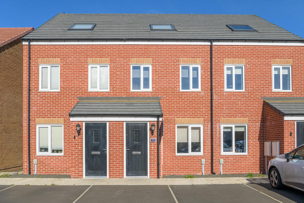 3-bed terraced on Fulmar Drive, Amble, Morpeth, Northumberland, £127,500