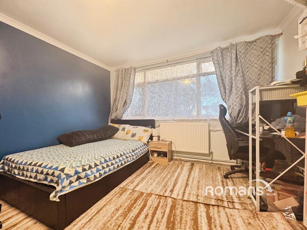 Apartment in Hart, Yateley - More