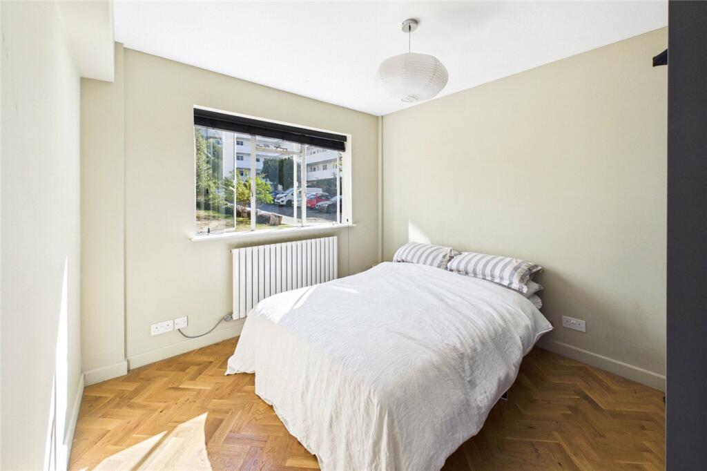 Apartment in London - View 5