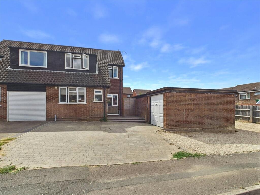 Main image of property: Onslow Drive, Thame, Oxfordshire, OX9