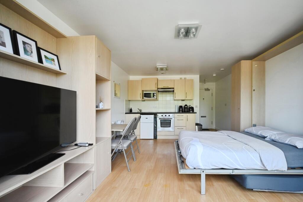 Apartment in Portsmouth - View 2