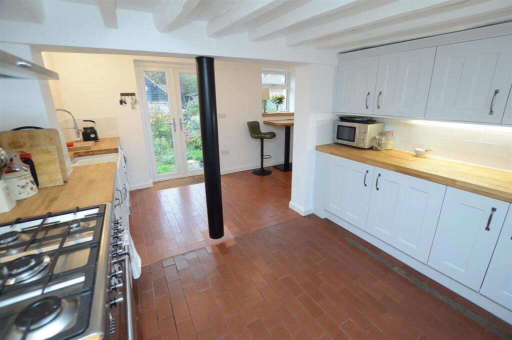 House in Lincoln - View 5