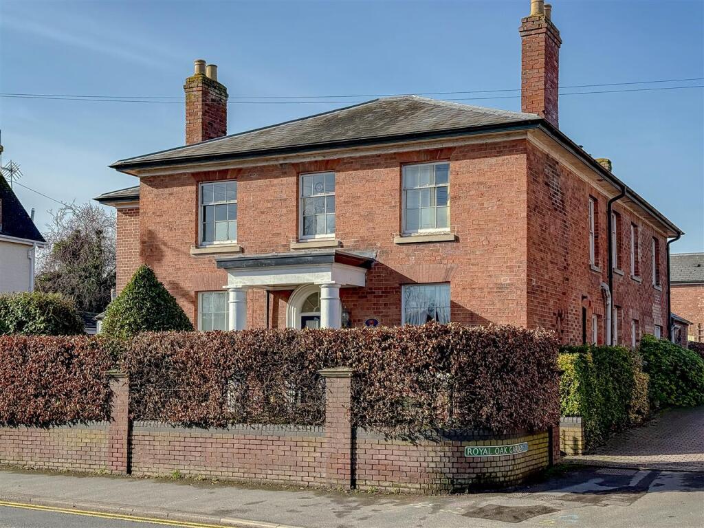 Main image of property: Royal Oak Gardens, Malvern