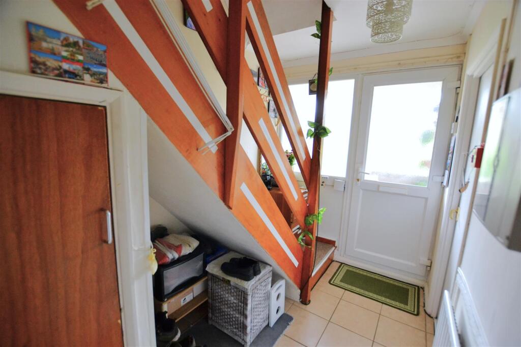 Apartment in Hatfield, Oxlease - View 4