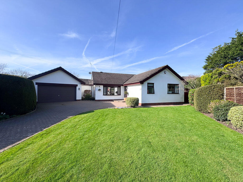 3-bed detached on Spacious detached true bungalow - 138 Moorland Road, Poulton-Le-Fylde, £595,000