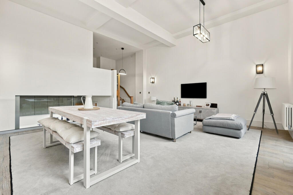 Apartment in Southend-on-Sea, Leigh-on-Sea - View 4