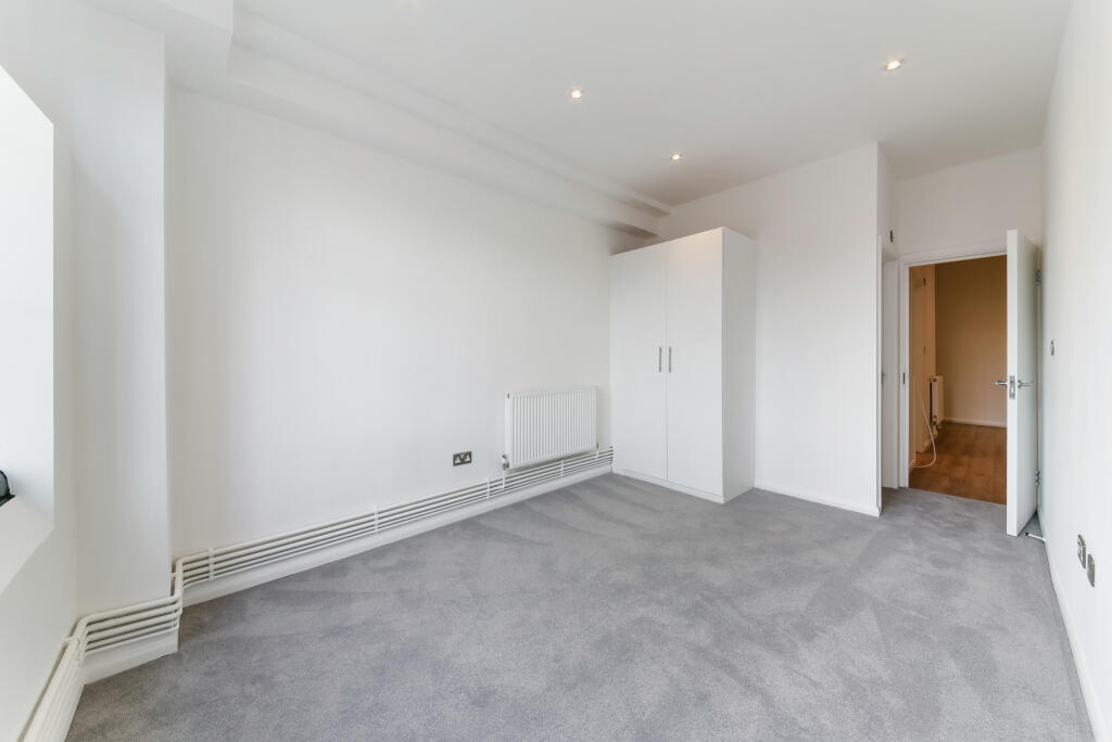 Apartment in London - More