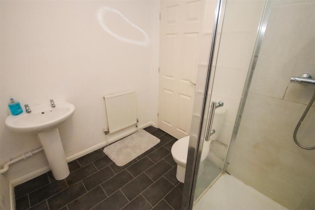 House in Rushden, North Northamptonshire - More