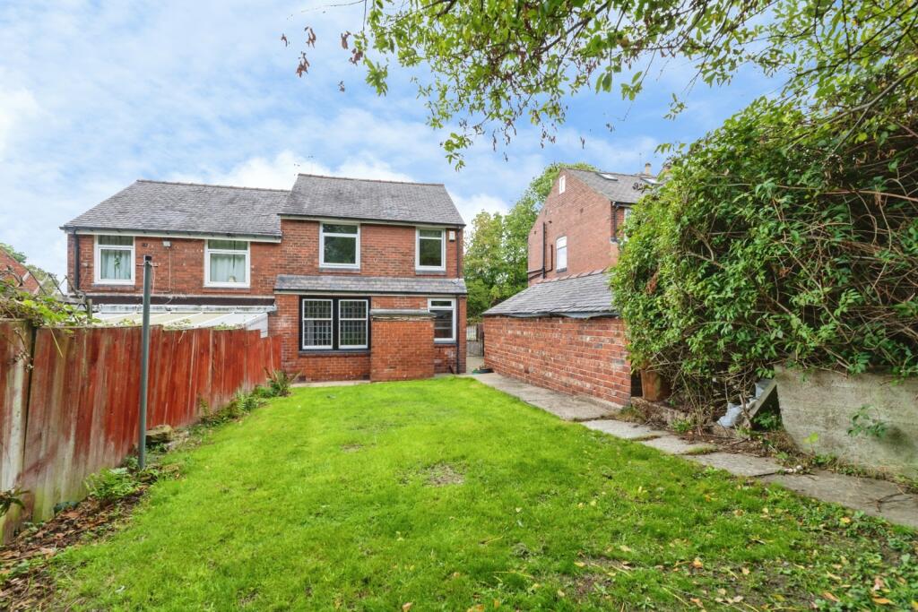 Longley Lane, SHEFFIELD, South Yorkshire, S5 photo 4