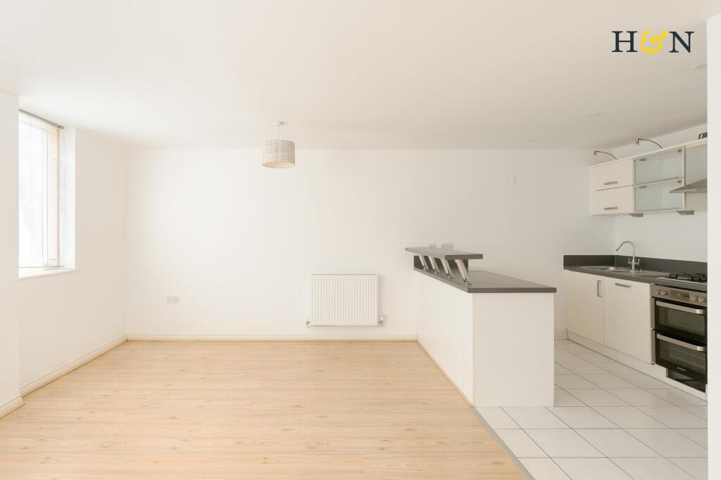Apartment in Brighton - View 5