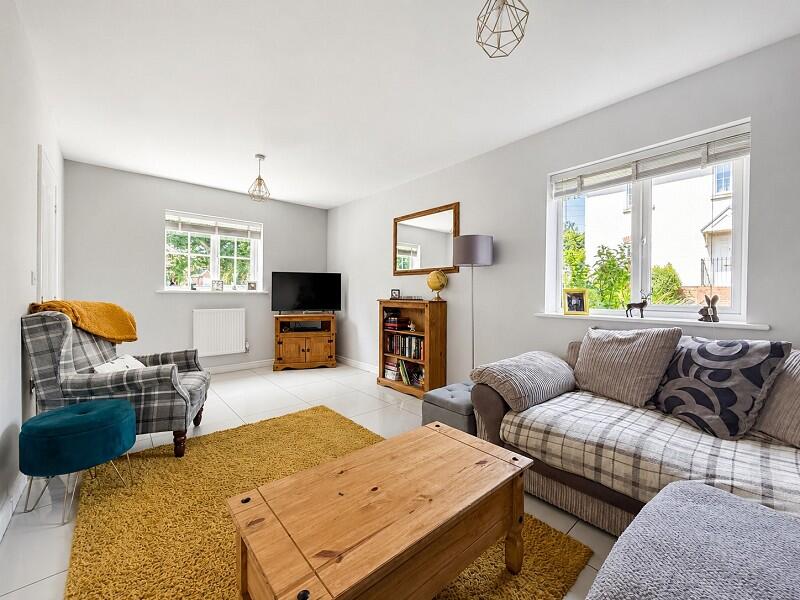 House in Pontypridd. CF38 1QA, Llantwit Fardre - More