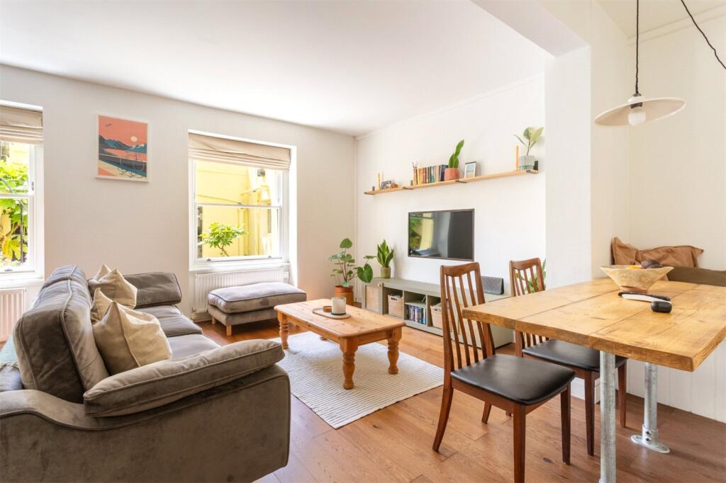 Apartment in Hove, Brighton and Hove - View 4