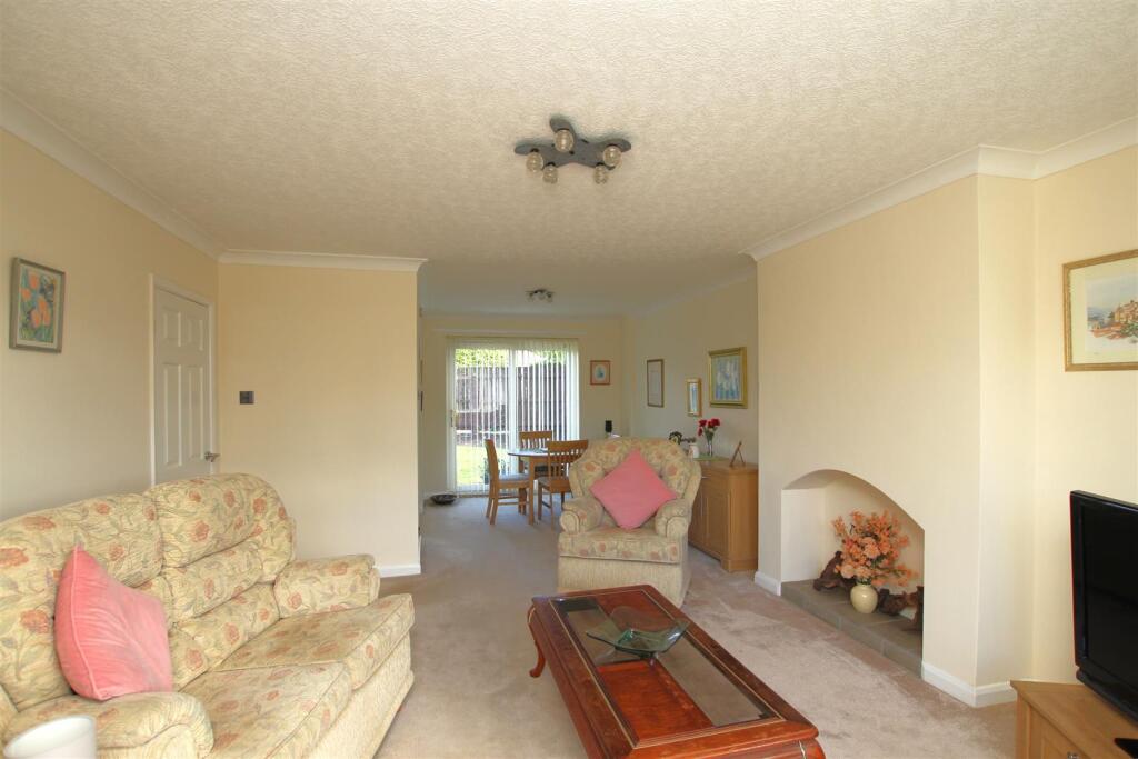 Burghley Close, Nettleton, Market Rasen photo 4