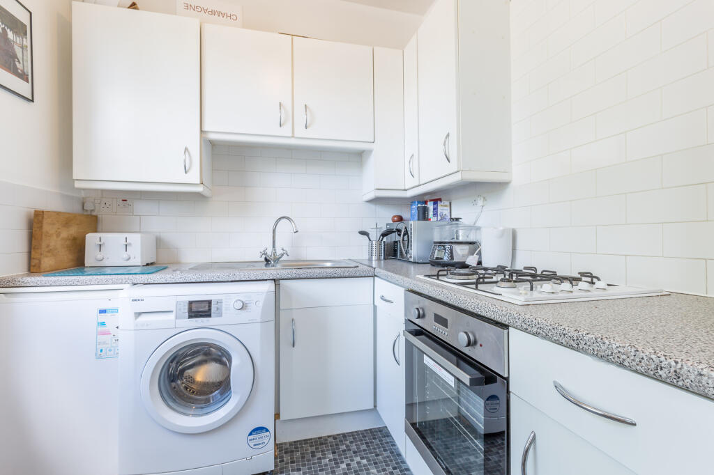 Apartment in London - View 4