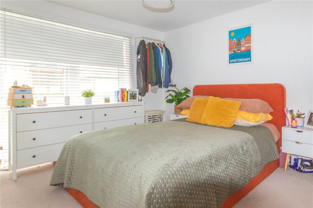 Apartment in Somerset - More
