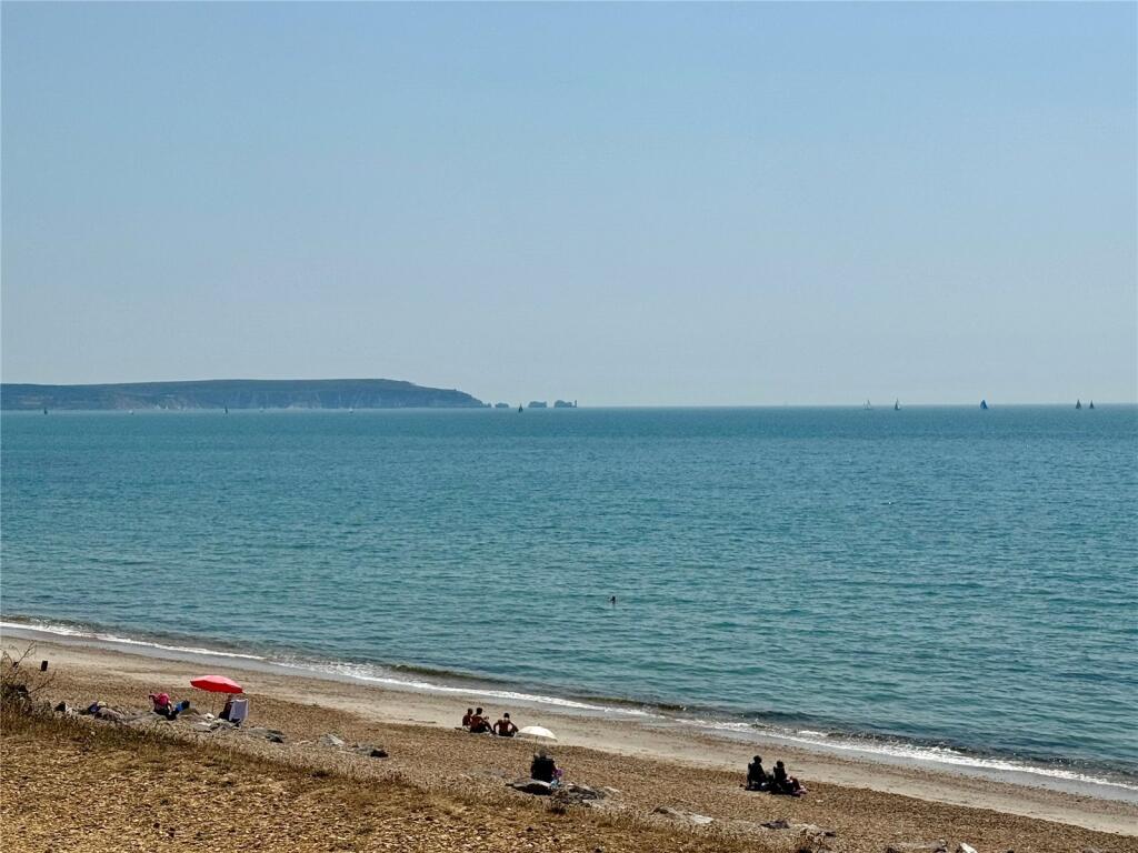 A63, Barton On Sea, Hampshire, BH25 photo 3