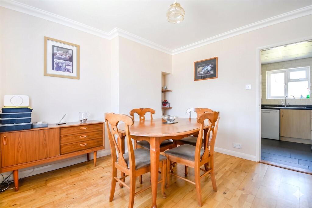 The Crescent, Pewsey, Wiltshire, SN9 photo 3