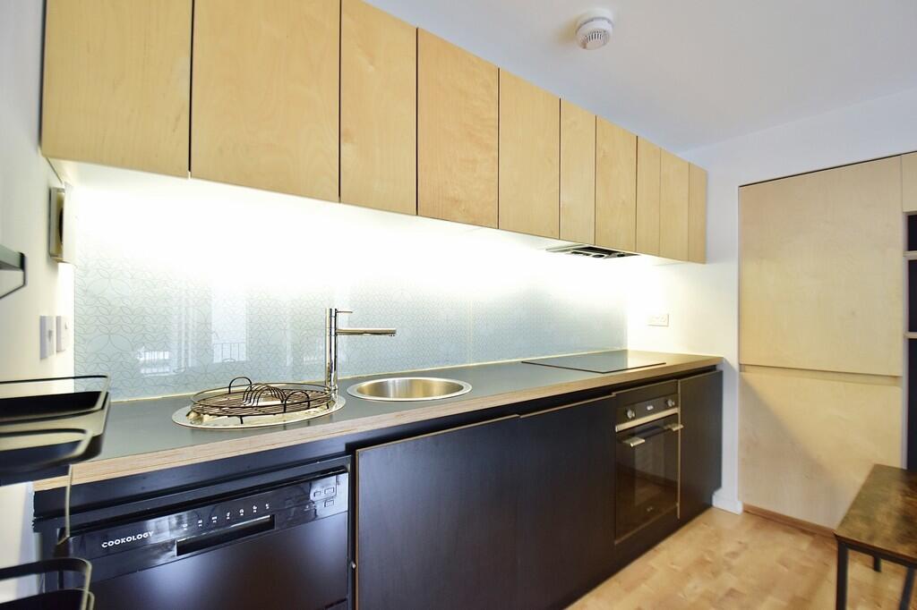 Apartment in Leeds, West Yorkshire - View 4
