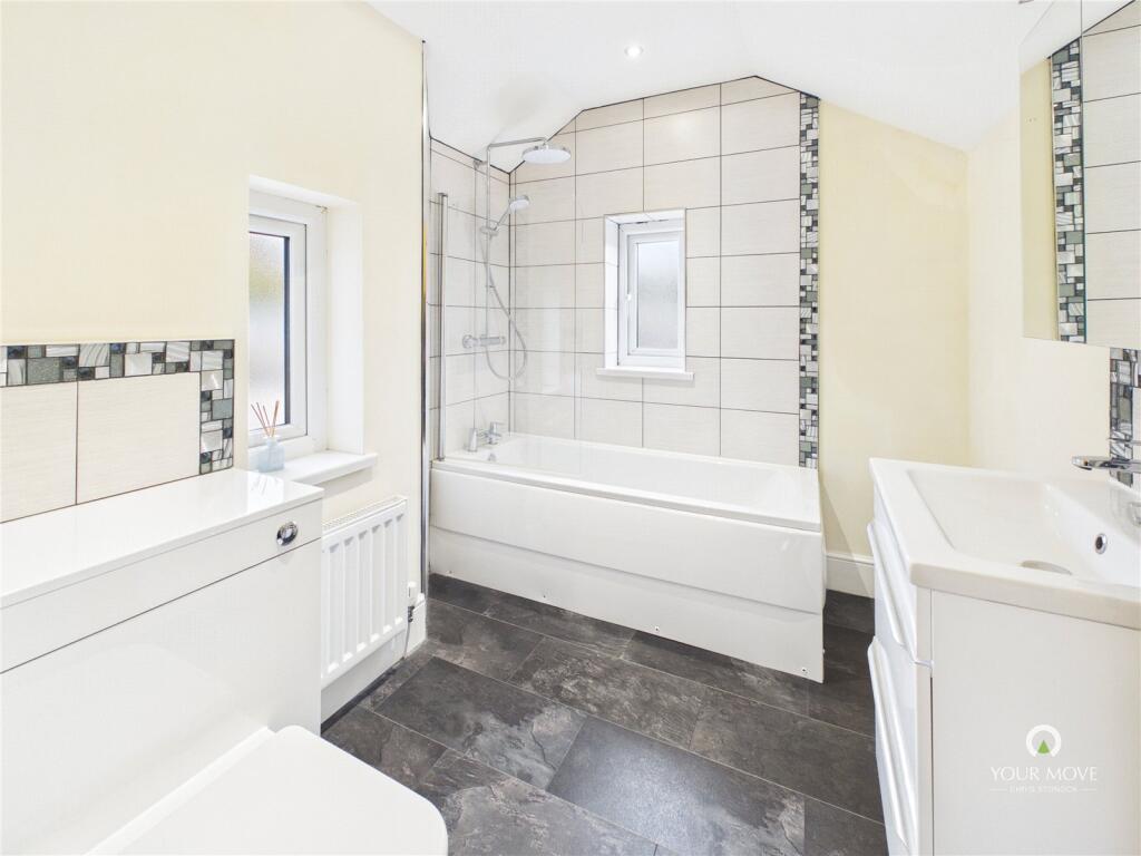 House in Durham, County Durham - More