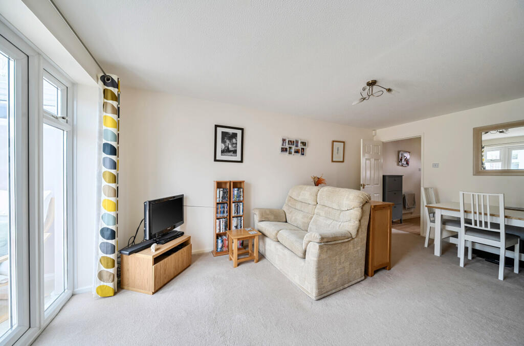 Bryony Gardens, Horton Heath, Eastleigh, Hampshire, SO50 photo 4