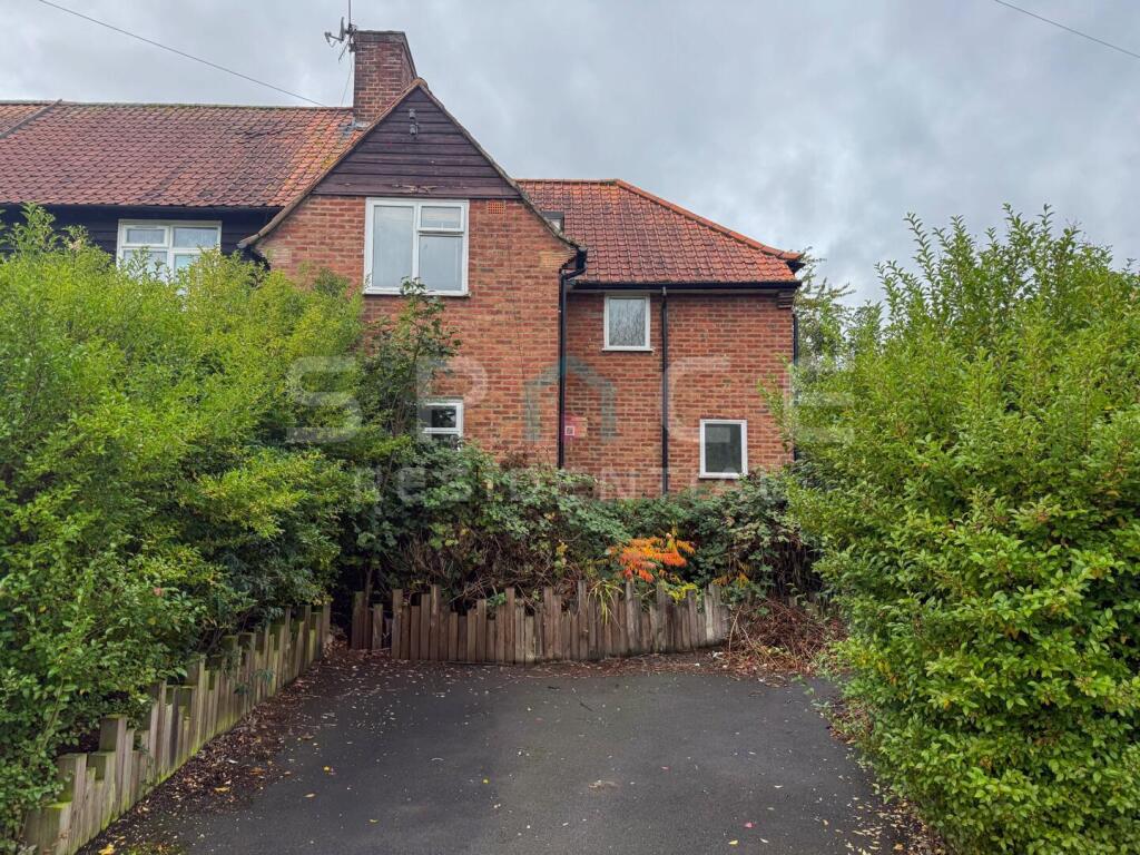 Main image of property: 3 Bedroom 2 Reception property in Edgware HA8