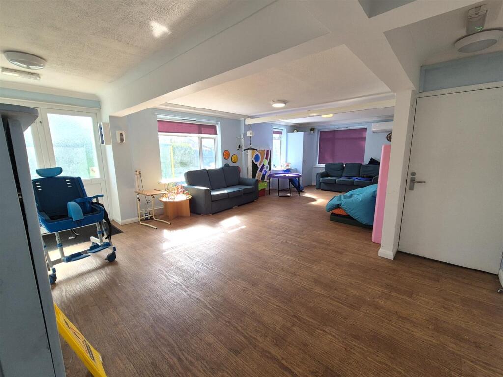 House in Poole, Alderney - View 5