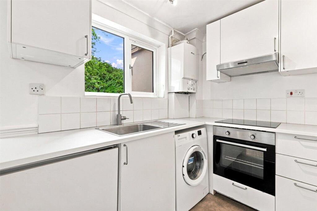 House in London, West Beckton, Silvertown - View 5