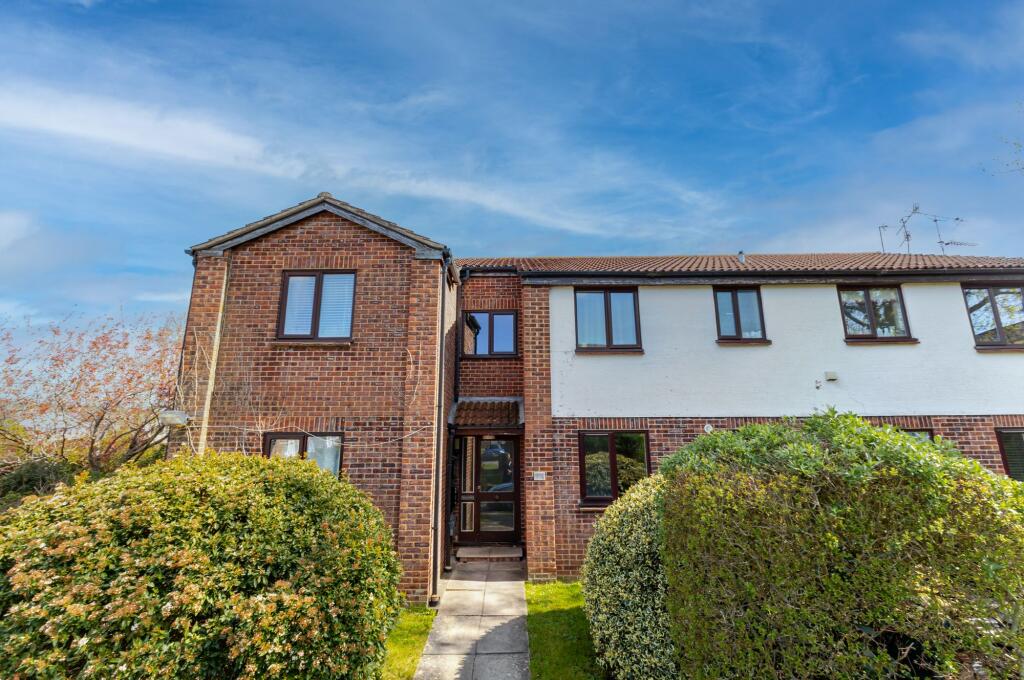 Main image of property: Fosse Way, Nailsea, BS48