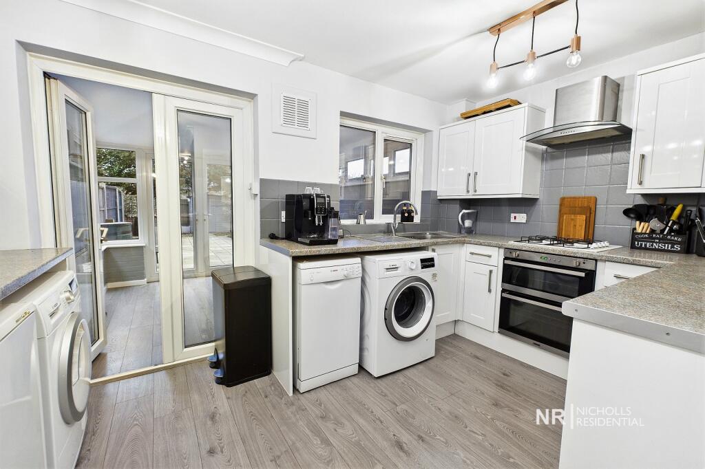 Melton Fields, West Ewell, Epsom, Surrey. KT19 - View 5
