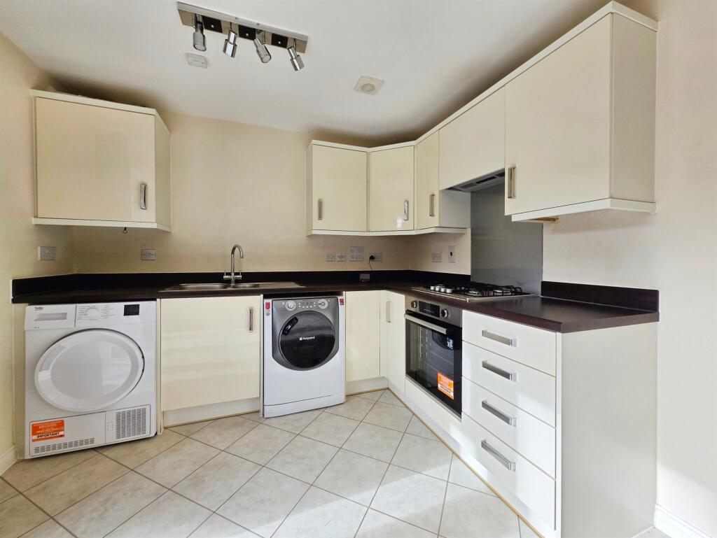 House in Hemel Hempstead - More