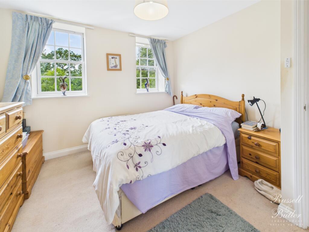 House in Buckingham, Buckinghamshire - View 4