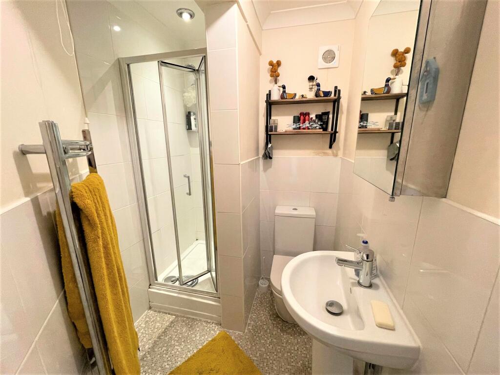 Apartment in North Hertfordshire, Hertfordshire - More