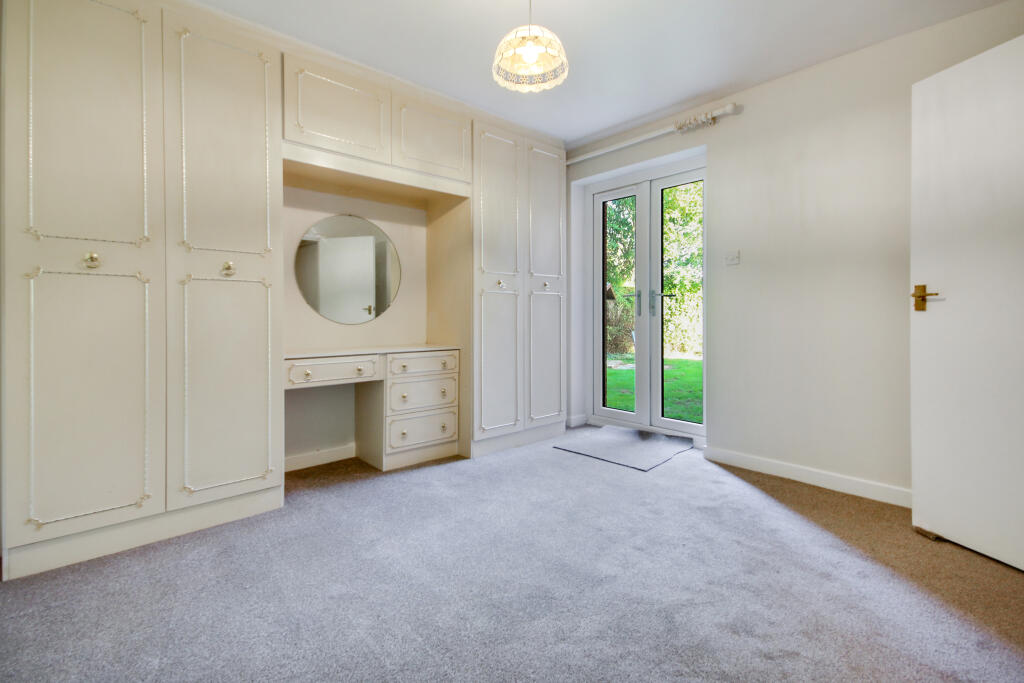 Apartment in Redhill - View 4