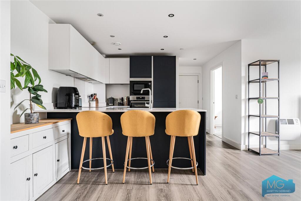 Apartment in London, Winchmore Hill, Edmonton - View 5