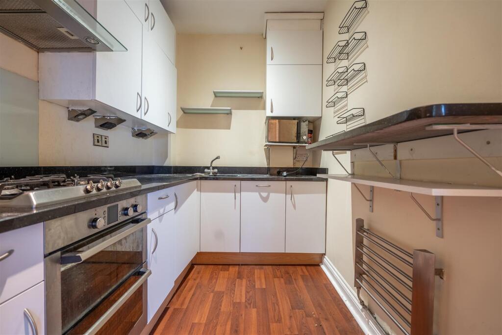 Apartment in London - View 3