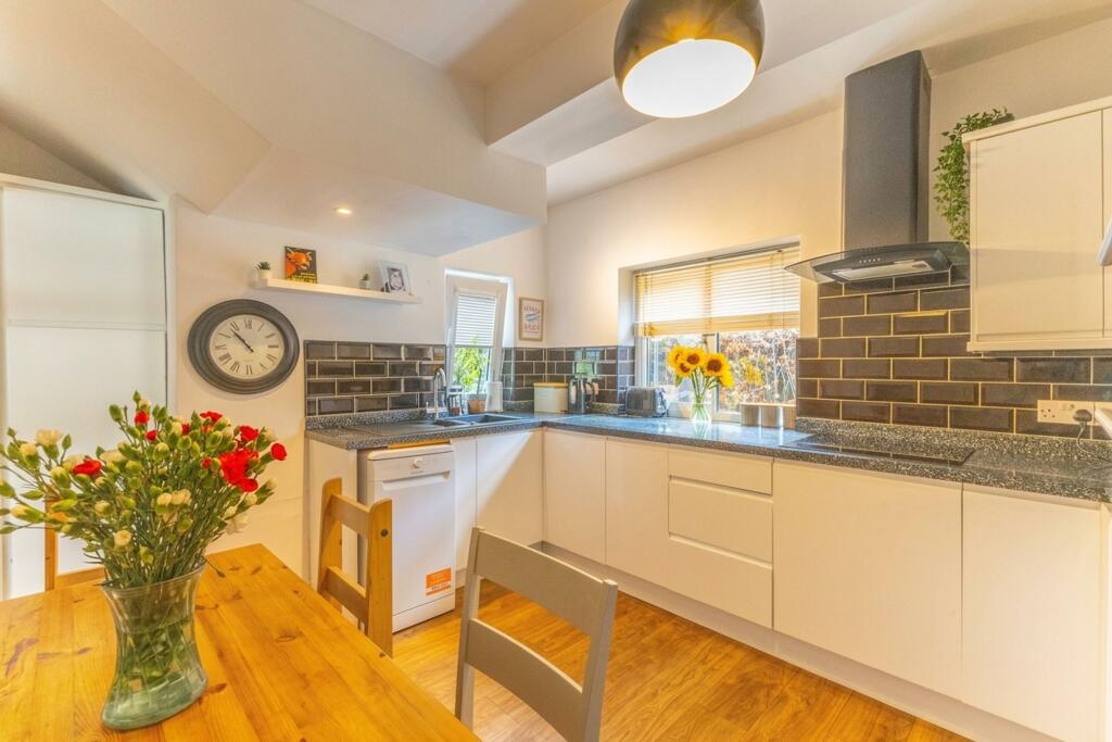 House in Kendal, Hallgarth - More