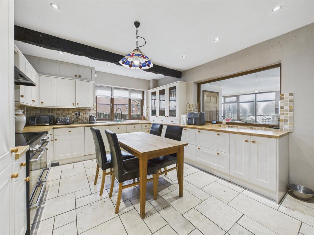 Retford Road, Blyth, Worksop, Nottinghamshire, S81 photo 2
